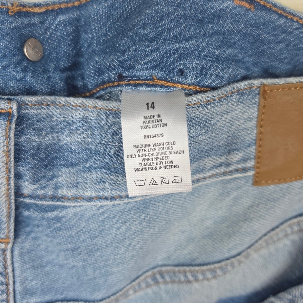 Aeropostale Mom Short Size 14 Light Wash Denim High Rise Frayed Hem - Picture 3 of 5